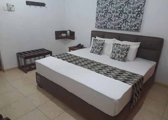 Larn'S Villa Hotel & Apartment